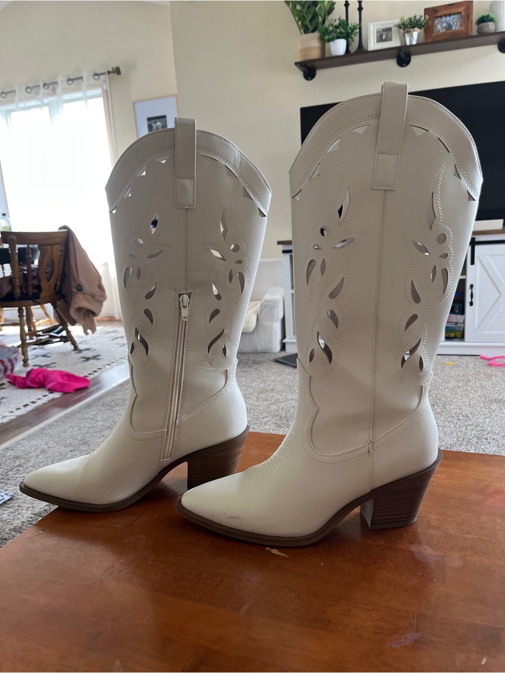 Women's Cream Cutout Western Boots - Stylish Cowboy Heel